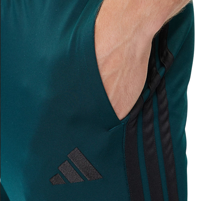 Adidas Tuta sportiva Basic 3 Strisce Tricot Track Suit JX5502 Aurora Ivy - Dettaglio Tasca e Logo Ricamato