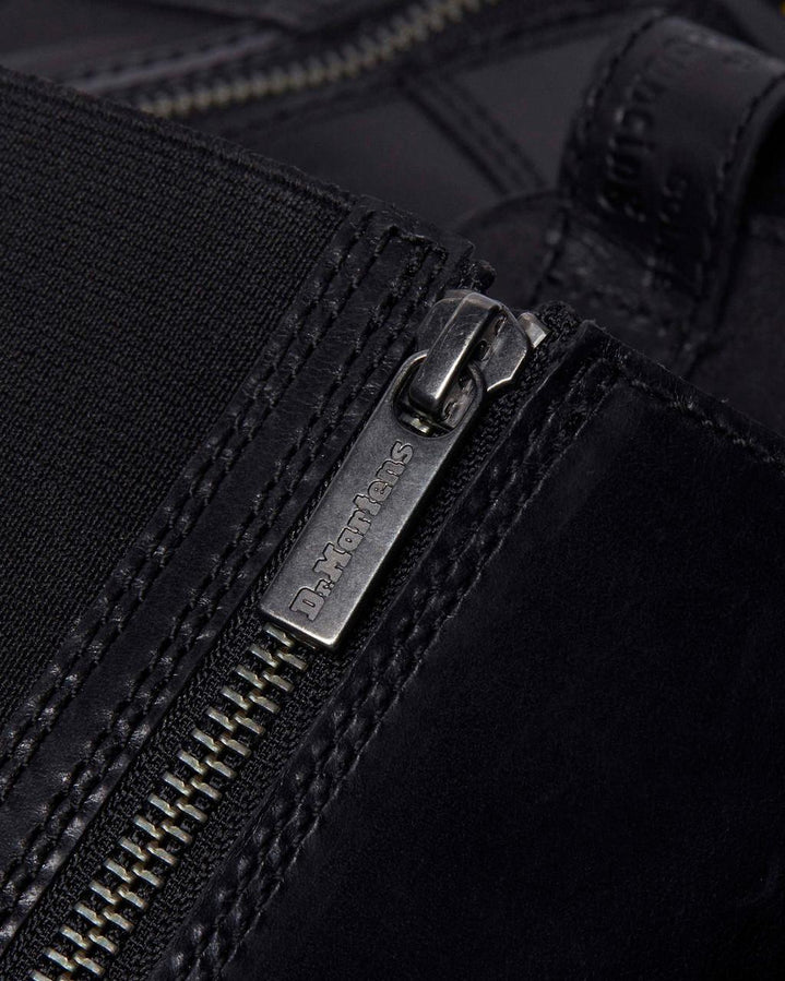 Dr. Martens – Stivale Donna Amaayah Hi 31947001 Nero | Eleganza Cavallerizza, Pelle Orleans Premium, Comfort Urban Bex Squared