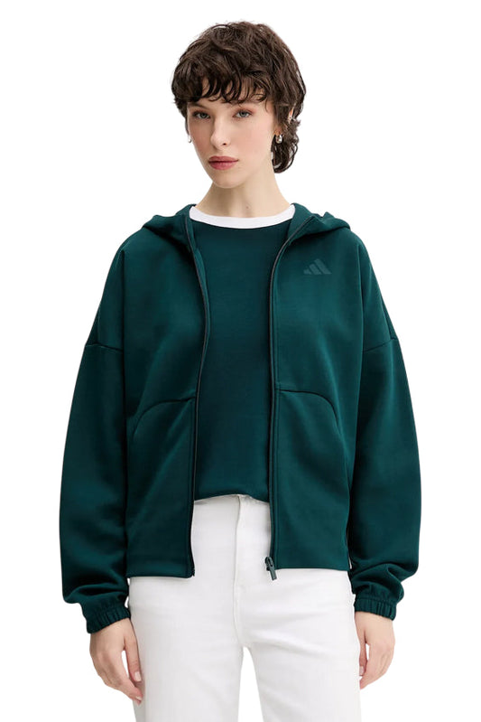 Look casual-chic perfetto per lavoro e tempo libero, eleganza e comfort della linea Essentials