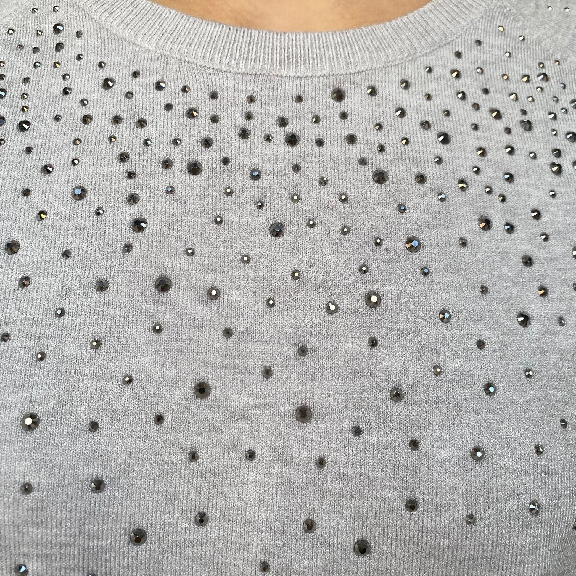 GRIFFAI - Maglia a Girocollo DGF5636 Perla da Donna con Strass - dettaglio