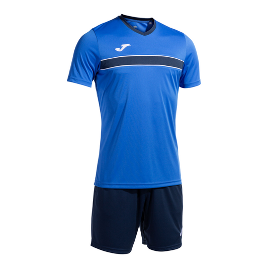 Completo calcio Joma Victory Set uomo #103734.703 blu reale/blu navy, maglia con collo a V e pantaloncino coordinato, tessuto traspirante con dettagli a contrasto
