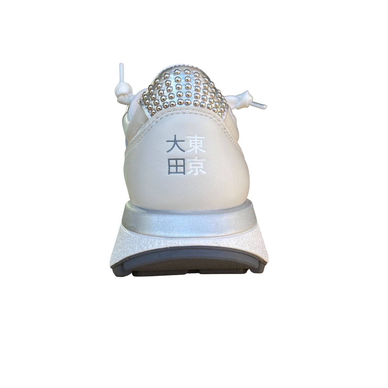 Lotto Leggenda – Scarpa Sneakers Donna Tokyo Aoyama Studs Bianco-Argento 223171-1VQ | Icona Urban, Pelle Premium, Comfort e Dettagli Preziosi