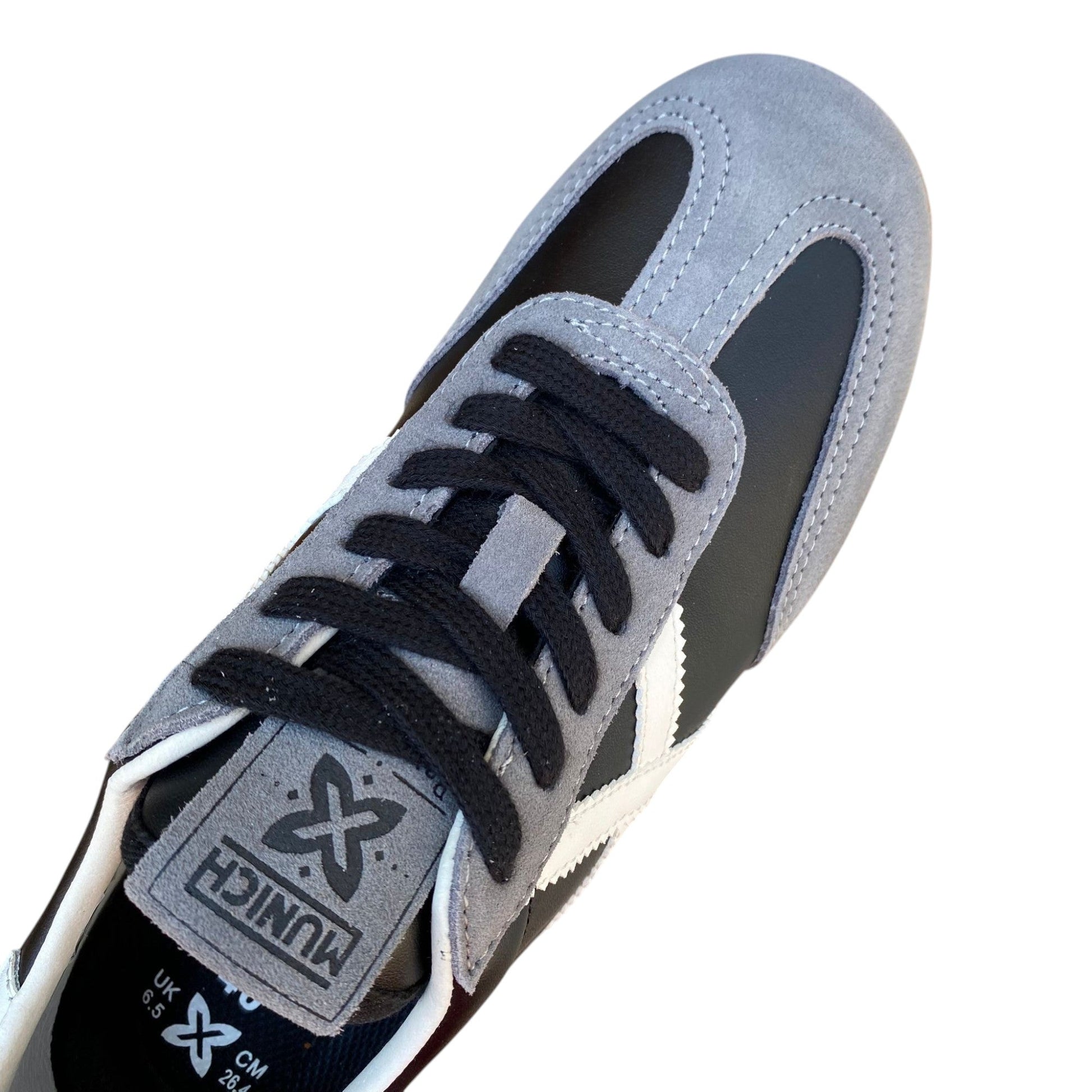 Sneakers Munich BARRU 163 8290163 vista dall'alto con tomaia vintage classica e design emblematico nero