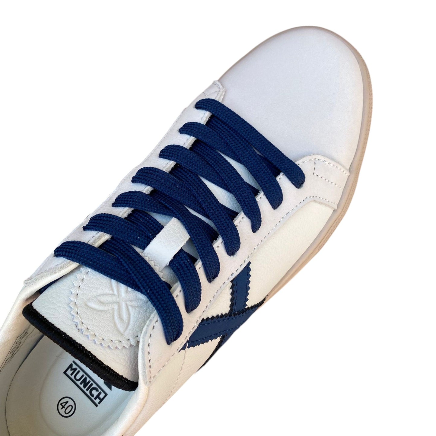 Sneakers Munich Rete 111 8080111 vista dall'alto con tomaia tennis classica e design vintage bianco blu