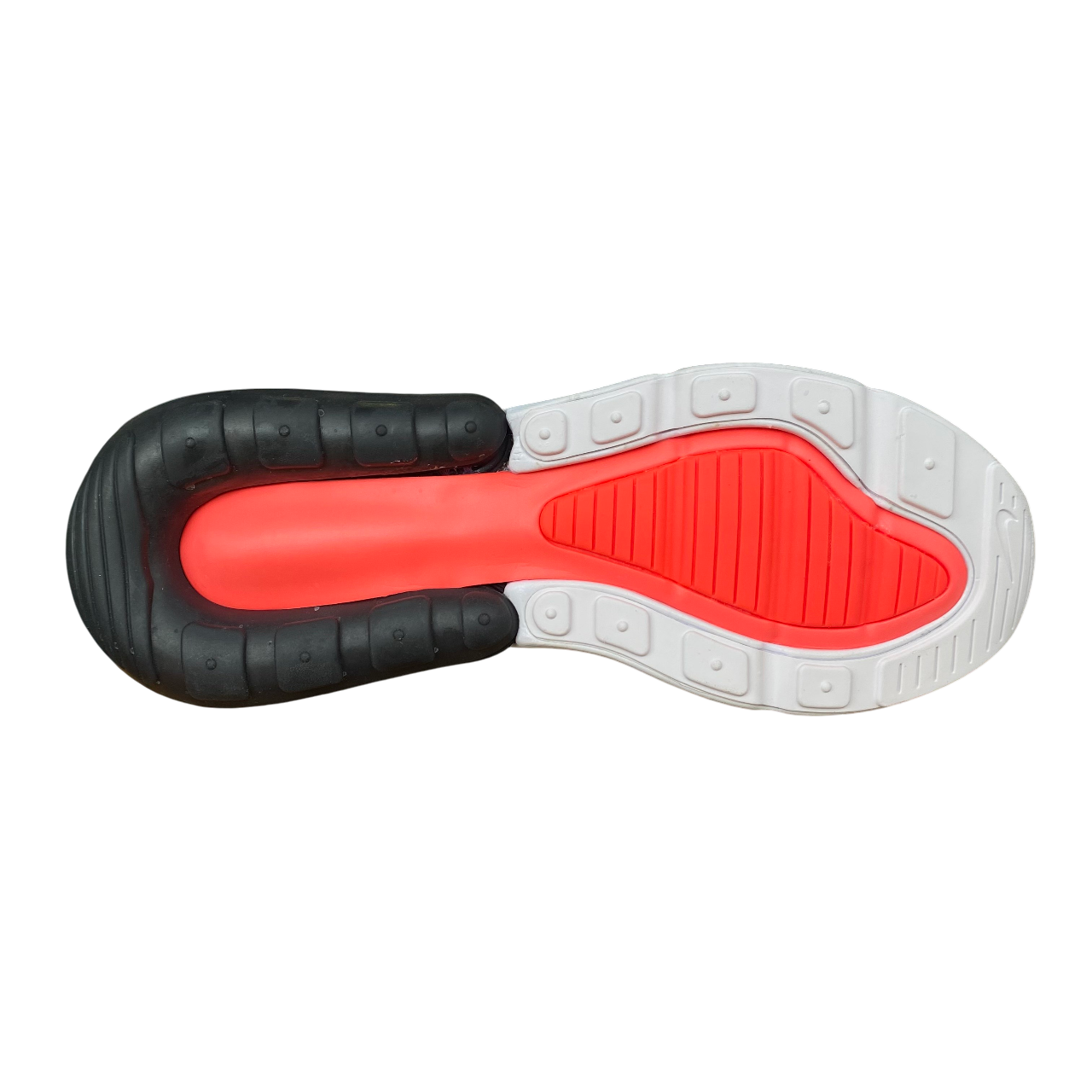 Nike Air Max 270 nero-bianche da uomo modello AH8050-002 con unità Air visibile, design moderno e ammortizzazione superiore per uso quotidiano e sportivo - suola