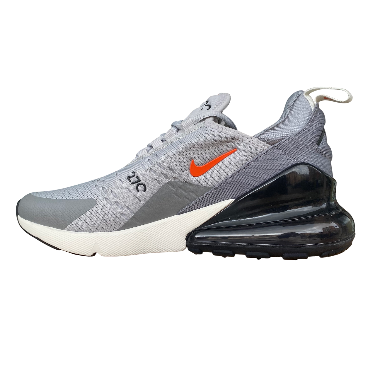 Nike Air Max 270 grigie da uomo modello DR8616-001 con unità Air visibile, design moderno e ammortizzazione superiore per uso quotidiano e sportivo - interno