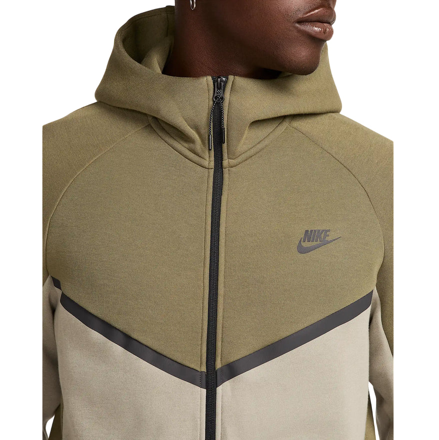 Nike Tech Giacca Uomo Windrunner HV0949-222 Verde