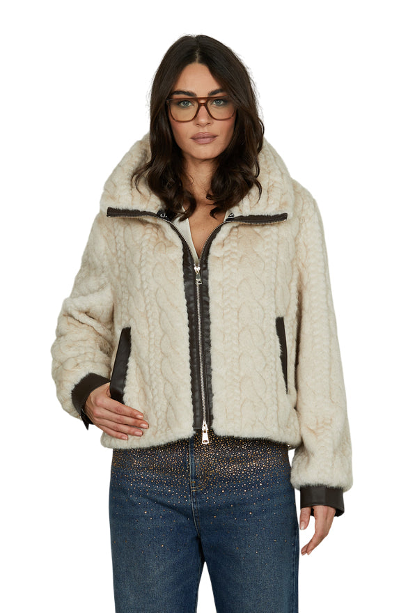 Relish – Ecopelliccia THIMOTYN Manica Lunga con Lavorazione Trecce, Inserti in Ecopelle e Zip RDA25050009025 Avorio | Calore Sofisticato, Texture Unica e Stile Contemporaneo