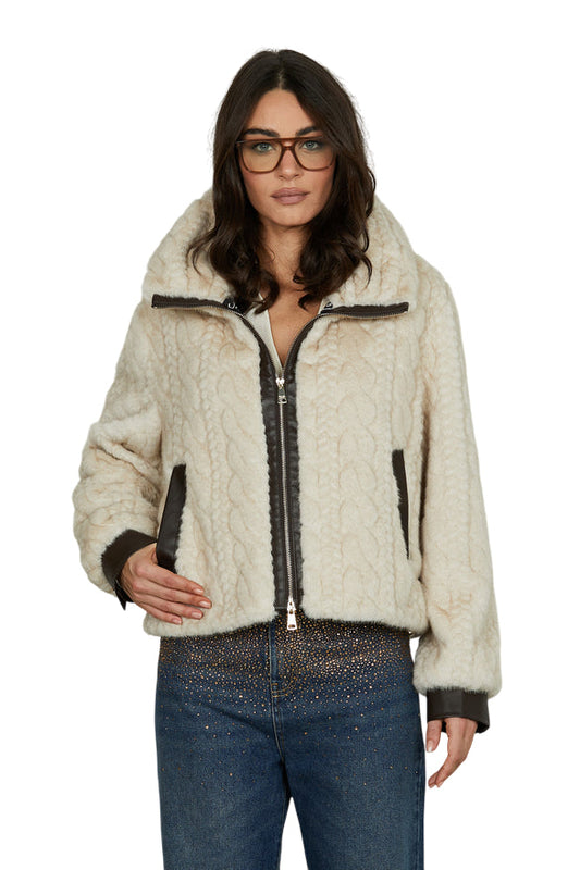 Relish – Ecopelliccia THIMOTYN Manica Lunga con Lavorazione Trecce, Inserti in Ecopelle e Zip RDA25050009025 Avorio | Calore Sofisticato, Texture Unica e Stile Contemporaneo