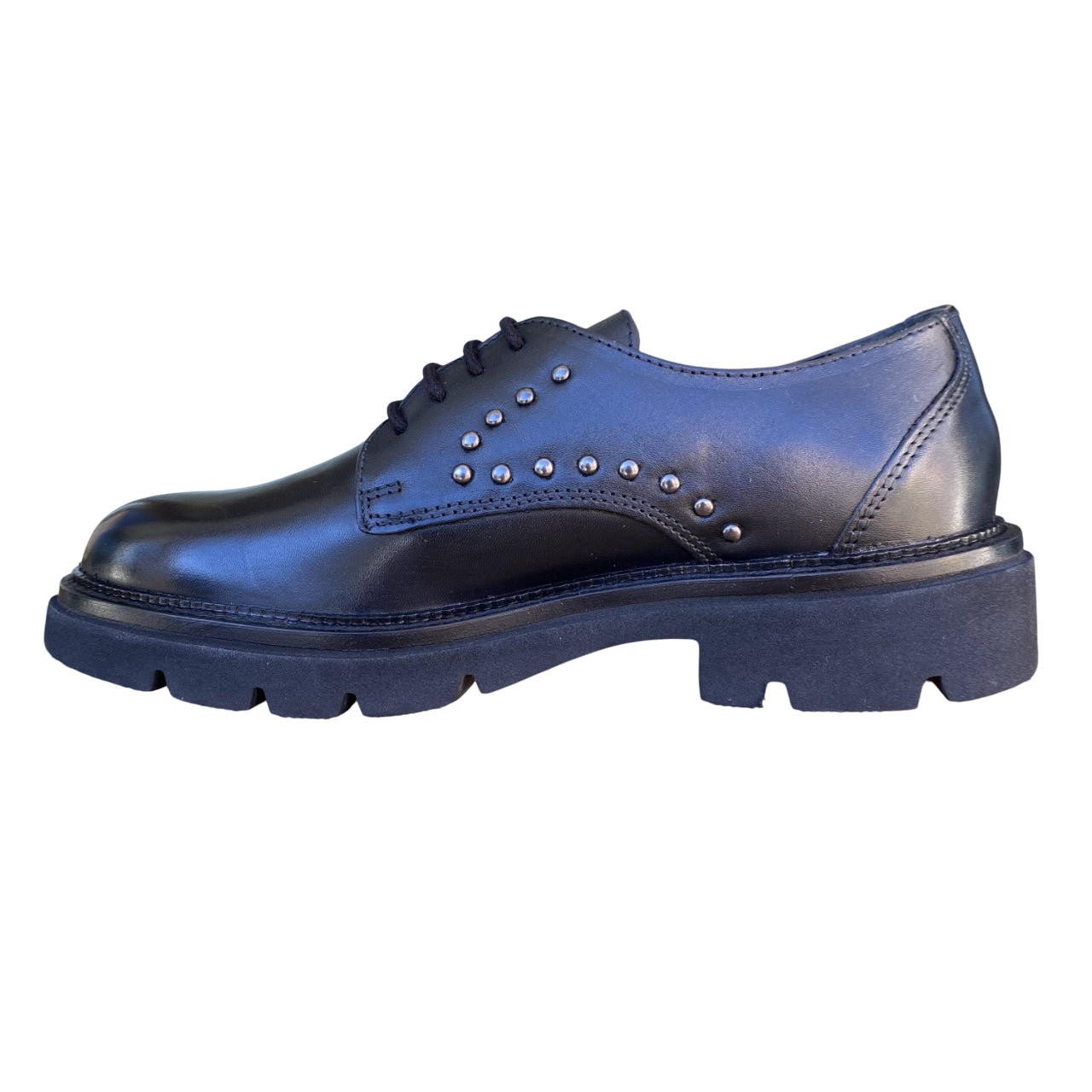 Vueva – Scarpa Bassa Donna in Pelle con Borchiette UB385203M1 Nero | Chic Grintoso e Comfort di Tendenza - interno