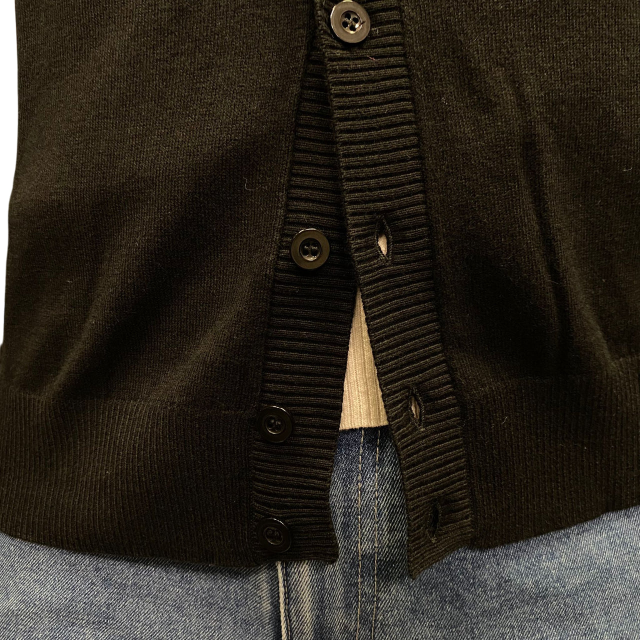 Bikkembergs Cardigan Uomo BMM0984 8000 Nero – Eleganza e Comfort