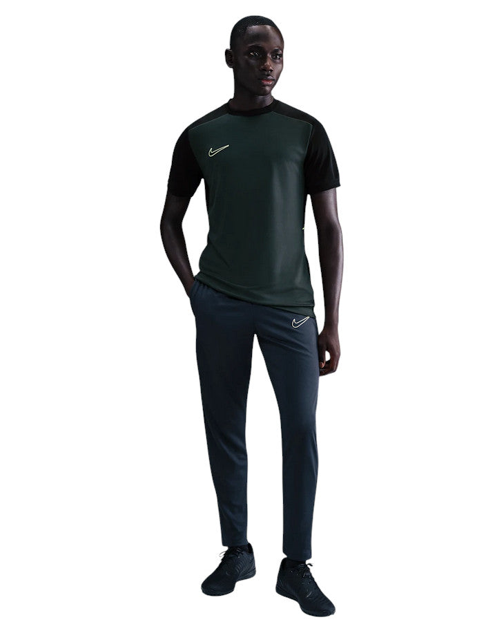 Nike Maglia da Running con Zip a Mezza Lunghezza Dri-FIT Pacer FQ2494-017 Verde – Performance, Traspirabilità e Stile Moderno