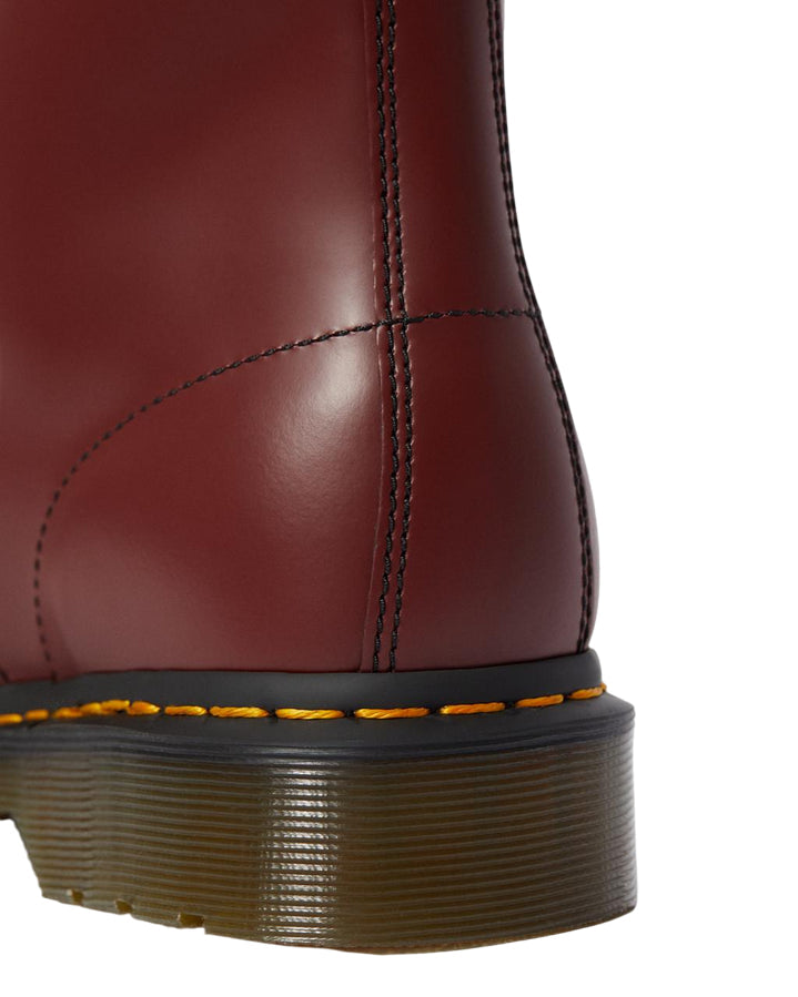 Dr. Martens – Stivale Stringato 1460 Mono 11822600 Rosso Ciliegia | Pelle Smooth, Icona Urban, Comfort Everyday