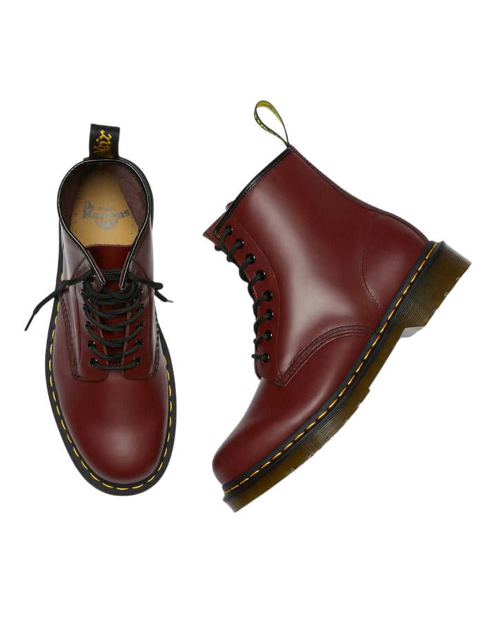 Dr. Martens – Stivale Stringato 1460 Mono 11822600 Rosso Ciliegia | Pelle Smooth, Icona Urban, Comfort Everyday